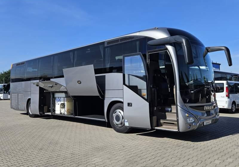 Iveco MAGELYS HD / SPROWADZONY/ MANUAL/ EURO 6 - Autocar: photos 3 Iveco MAGELYS HD / SPROWADZONY/ MANUAL/ EURO 6 - Autocar: photos 3
