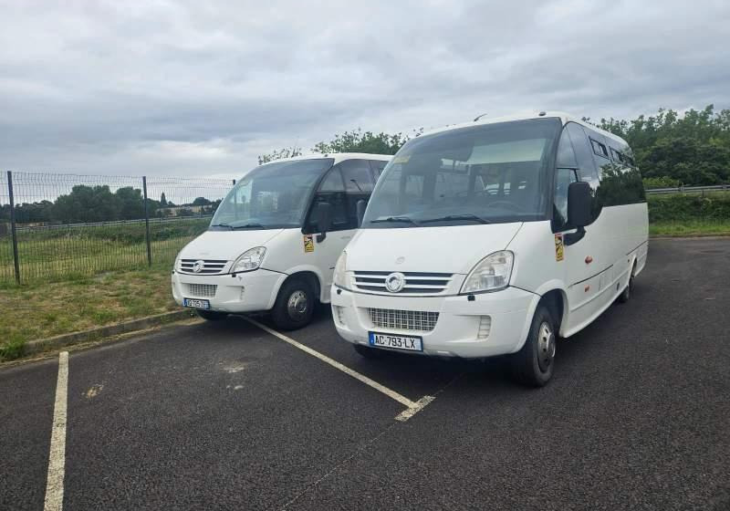 Iveco WING / SPROWADZONY/ 34 MIEJSCA/ MANUAL - Minibus, Transport de personnes: photos 1 Iveco WING / SPROWADZONY/ 34 MIEJSCA/ MANUAL - Minibus, Transport de personnes: photos 1