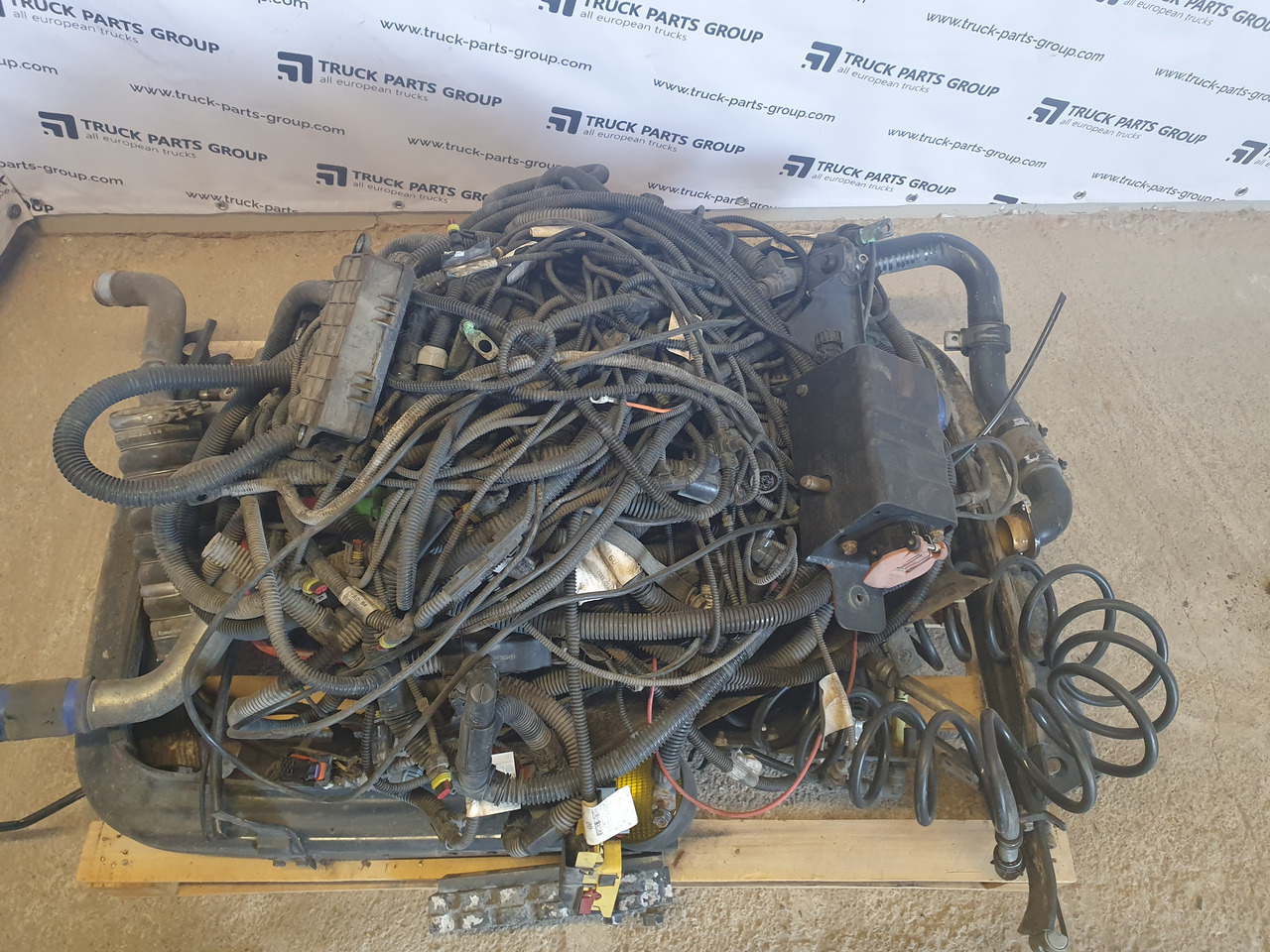 IVECO IVECO STRALIS EURO6 complete wiring harness, engine wiring, cab wiring, wiring set, frame wiring, cables 5801679758, 5801801250, 5801692062, 5801725016, 5801418770, 5801270108, 41246407, 41242608, 412 - Câble/ Fil pour Camion: photos 2 IVECO IVECO STRALIS EURO6 complete wiring harness, engine wiring, cab wiring, wiring set, frame wiring, cables 5801679758, 5801801250, 5801692062, 5801725016, 5801418770, 5801270108, 41246407, 41242608, 412 - Câble/ Fil pour Camion: photos 2