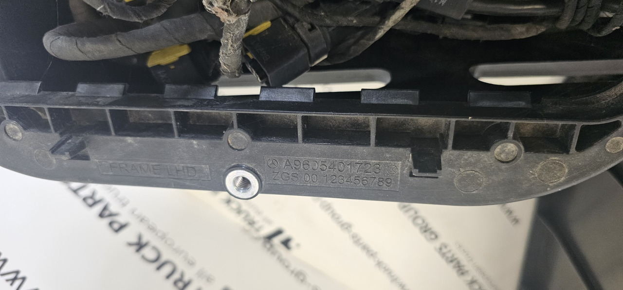 Mersedes-Benz Actros MP4 bumper wiring harness 0078013254, XVK82002234, 9615408113, 9615408013, 0064703824, 4711503933, XVK87000186, 9614400358, 4711503420, 4711504320, 4711509733, 0005401633, XVK8800 - Câble/ Fil pour Camion: photos 4 Mersedes-Benz Actros MP4 bumper wiring harness 0078013254, XVK82002234, 9615408113, 9615408013, 0064703824, 4711503933, XVK87000186, 9614400358, 4711503420, 4711504320, 4711509733, 0005401633, XVK8800 - Câble/ Fil pour Camion: photos 4