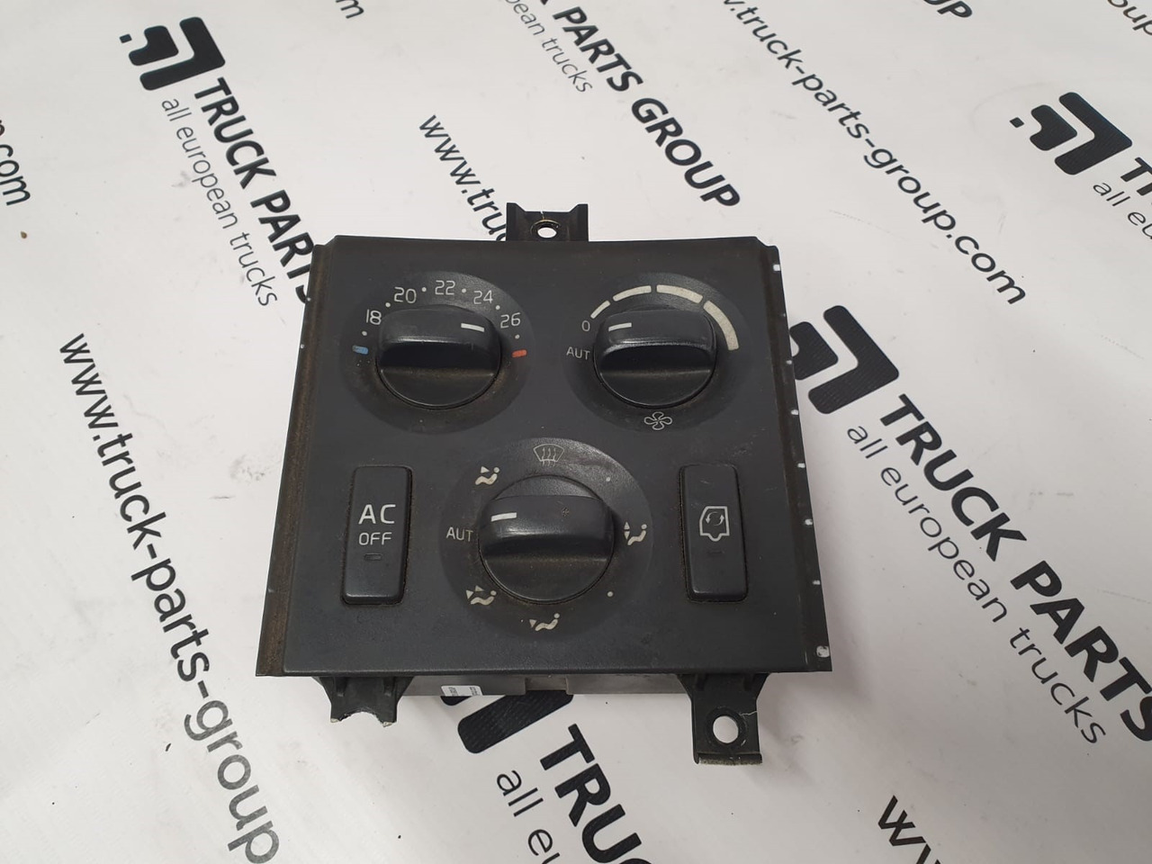 VOLVO FH12, FH13, EURO3, EURO4, EURO5 climate control unit, AC control 20508582, 21318121, 20508579, 21086068, GKR 9140010534, CU-BAS, 21284813, 21318125, CU-ECC 20467046, 20481621, 20508581, 21318123 - Panel de instrumentos pour Camion: photos 2 VOLVO FH12, FH13, EURO3, EURO4, EURO5 climate control unit, AC control 20508582, 21318121, 20508579, 21086068, GKR 9140010534, CU-BAS, 21284813, 21318125, CU-ECC 20467046, 20481621, 20508581, 21318123 - Panel de instrumentos pour Camion: photos 2
