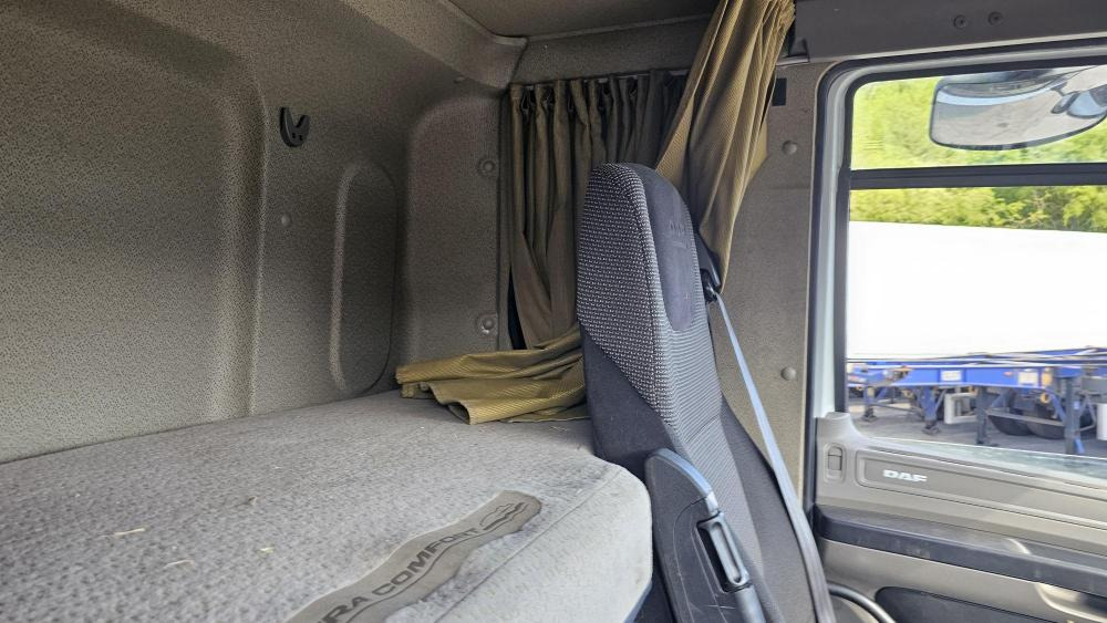 Daf 75 310 - Camion plateau: photos 4 Daf 75 310 - Camion plateau: photos 4