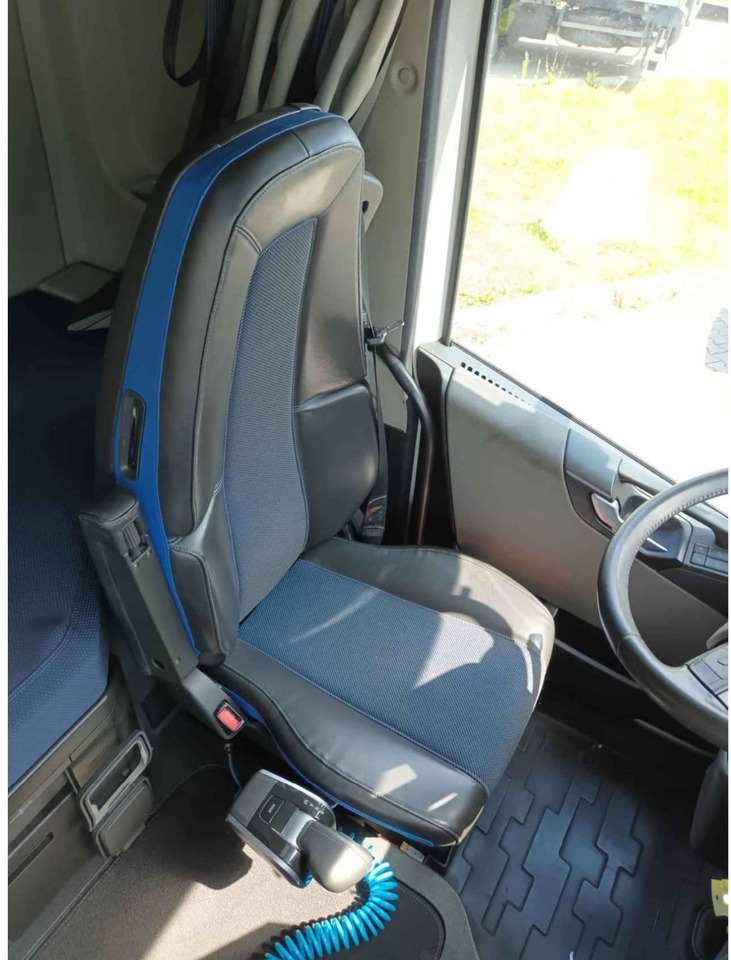 2023 Volvo FH 460 Globetrotter XL i-Save Side Skirts - Autre matériel: photos 3 2023 Volvo FH 460 Globetrotter XL i-Save Side Skirts - Autre matériel: photos 3