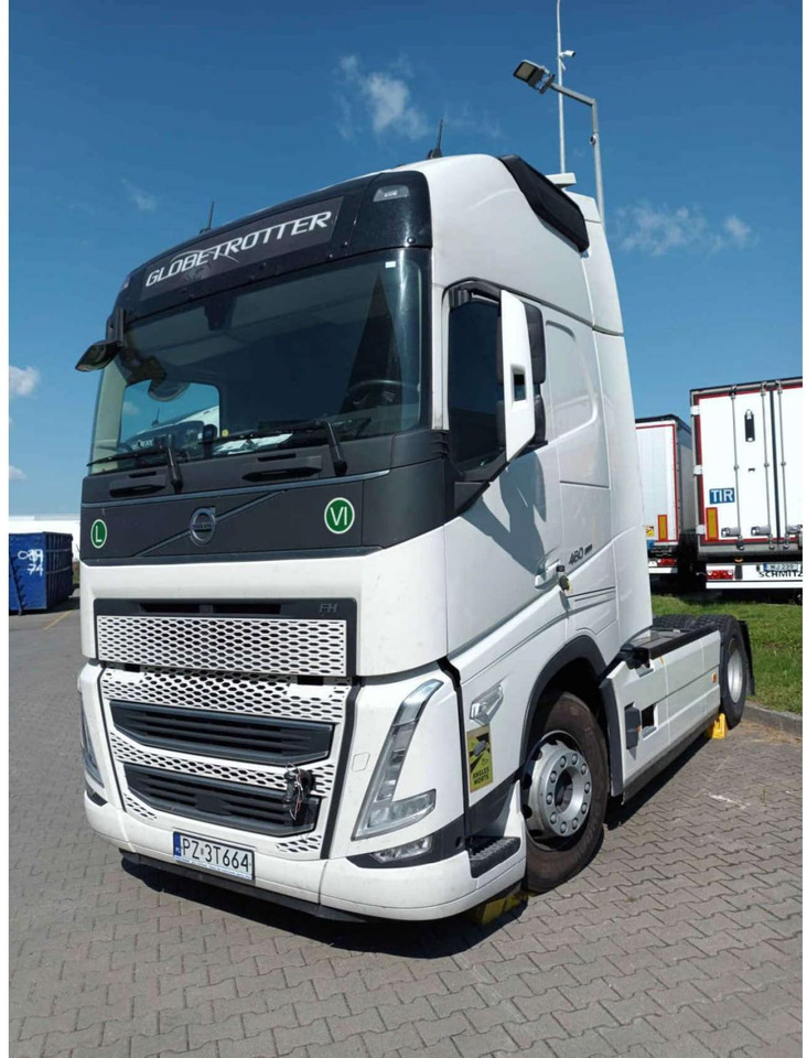 2023 Volvo FH 460 Globetrotter XL i-Save Side Skirts - Autre matériel: photos 4 2023 Volvo FH 460 Globetrotter XL i-Save Side Skirts - Autre matériel: photos 4