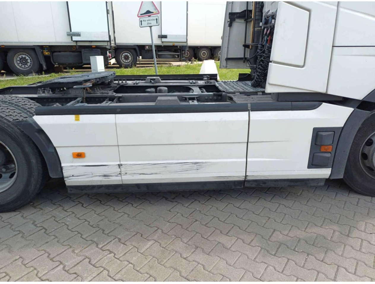 2023 Volvo FH 460 Globetrotter XL i-Save Side Skirts - Autre matériel: photos 5 2023 Volvo FH 460 Globetrotter XL i-Save Side Skirts - Autre matériel: photos 5
