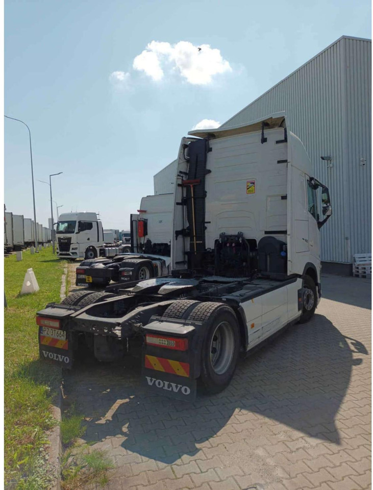 2023 Volvo FH 460 Globetrotter XL i-Save Side Skirts - Autre matériel: photos 2 2023 Volvo FH 460 Globetrotter XL i-Save Side Skirts - Autre matériel: photos 2