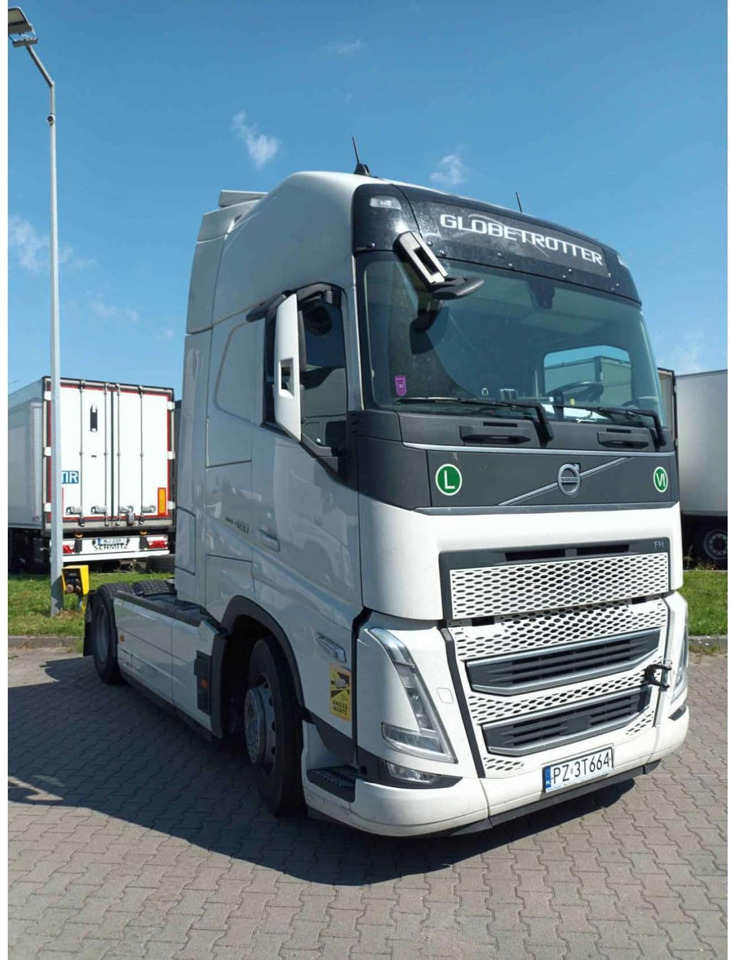 2023 Volvo FH 460 Globetrotter XL i-Save Side Skirts - Autre matériel: photos 1 2023 Volvo FH 460 Globetrotter XL i-Save Side Skirts - Autre matériel: photos 1