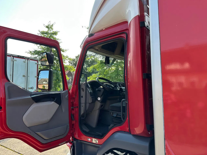 DAF LF 210 / NL TRUCK / LOW KM / EURO 6 / BOX + TAILLIFT / 12t / NEW APK - Camion fourgon: photos 4 DAF LF 210 / NL TRUCK / LOW KM / EURO 6 / BOX + TAILLIFT / 12t / NEW APK - Camion fourgon: photos 4