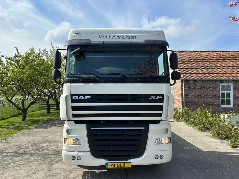 DAF XF 105.460 / NL TRUCK / EURO5 / RETARDER / MANUAL / HYDRAULIC RAMP - Camion porte-voitures: photos 2 DAF XF 105.460 / NL TRUCK / EURO5 / RETARDER / MANUAL / HYDRAULIC RAMP - Camion porte-voitures: photos 2