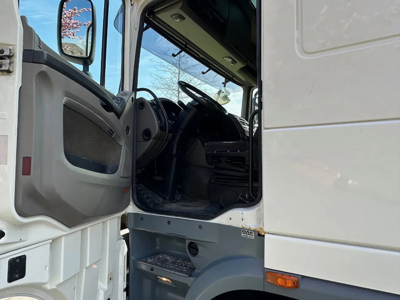 DAF XF 105.460 / NL TRUCK / EURO5 / RETARDER / MANUAL / HYDRAULIC RAMP - Camion porte-voitures: photos 5 DAF XF 105.460 / NL TRUCK / EURO5 / RETARDER / MANUAL / HYDRAULIC RAMP - Camion porte-voitures: photos 5