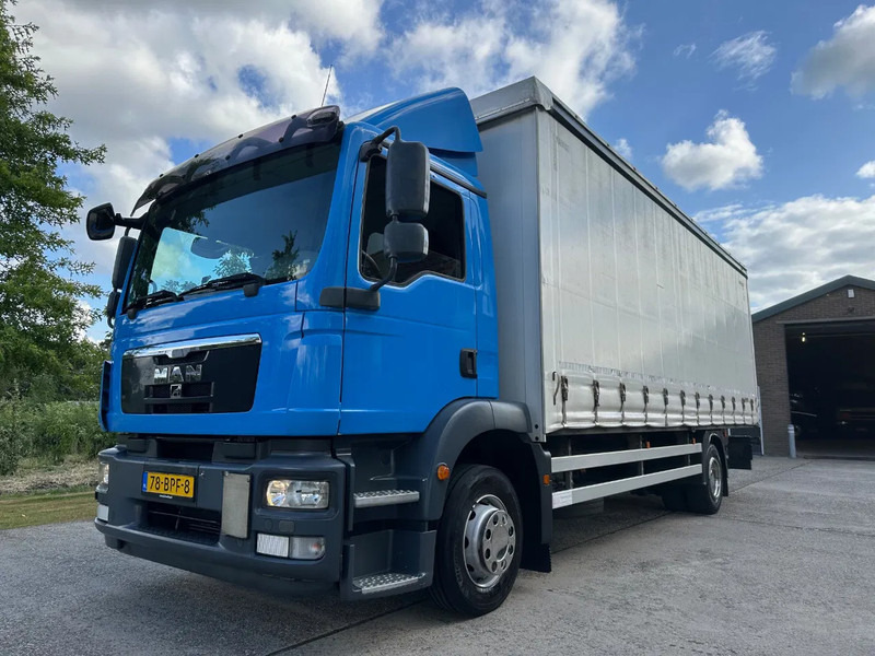 MAN TGM 15.250 / NL TRUCK / EURO 5 / SLIDING ROOF / BOX + TAILLIFT / FULL AIR / NAVI - Camion fourgon: photos 1 MAN TGM 15.250 / NL TRUCK / EURO 5 / SLIDING ROOF / BOX + TAILLIFT / FULL AIR / NAVI - Camion fourgon: photos 1
