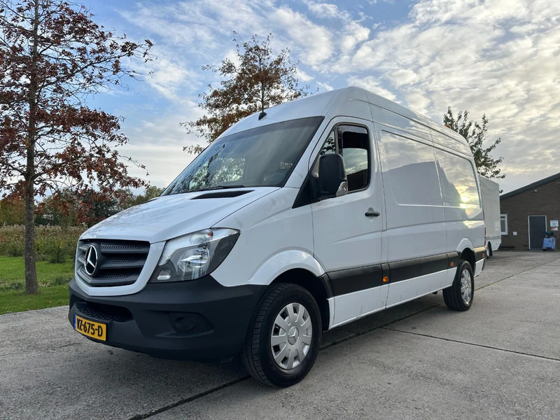 Mercedes-Benz Sprinter 313 CDI / L2H2 / AUTOMAAT / NL BUS / 130 PK / 2-ZITS / CC / AIRCO / CAMERA - Fourgon utilitaire: photos 1 Mercedes-Benz Sprinter 313 CDI / L2H2 / AUTOMAAT / NL BUS / 130 PK / 2-ZITS / CC / AIRCO / CAMERA - Fourgon utilitaire: photos 1