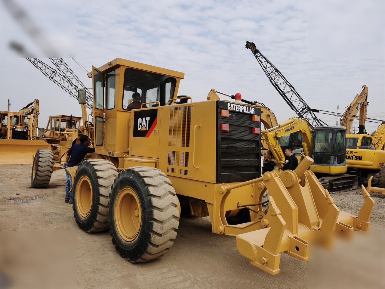 CATERPILLAR 140K - Niveleuse: photos 1 CATERPILLAR 140K - Niveleuse: photos 1