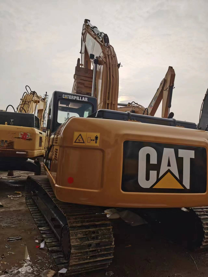 CATERPILLAR 323DL - Pelle sur chenille: photos 2 CATERPILLAR 323DL - Pelle sur chenille: photos 2