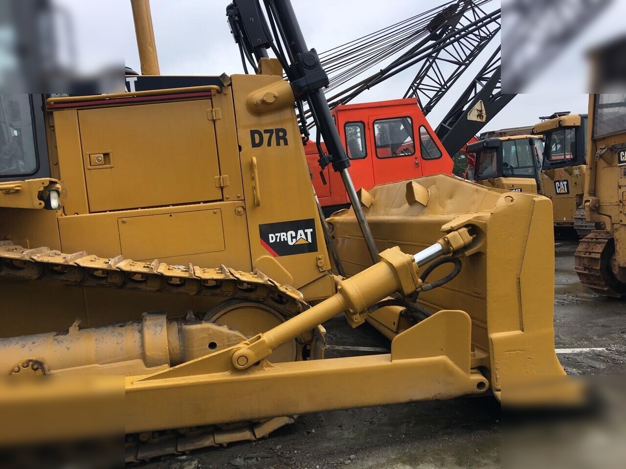 CATERPILLAR D7R - Bulldozer: photos 5 CATERPILLAR D7R - Bulldozer: photos 5