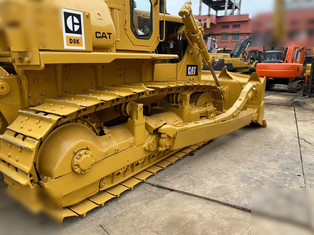 CATERPILLAR D8K - Bulldozer: photos 3 CATERPILLAR D8K - Bulldozer: photos 3