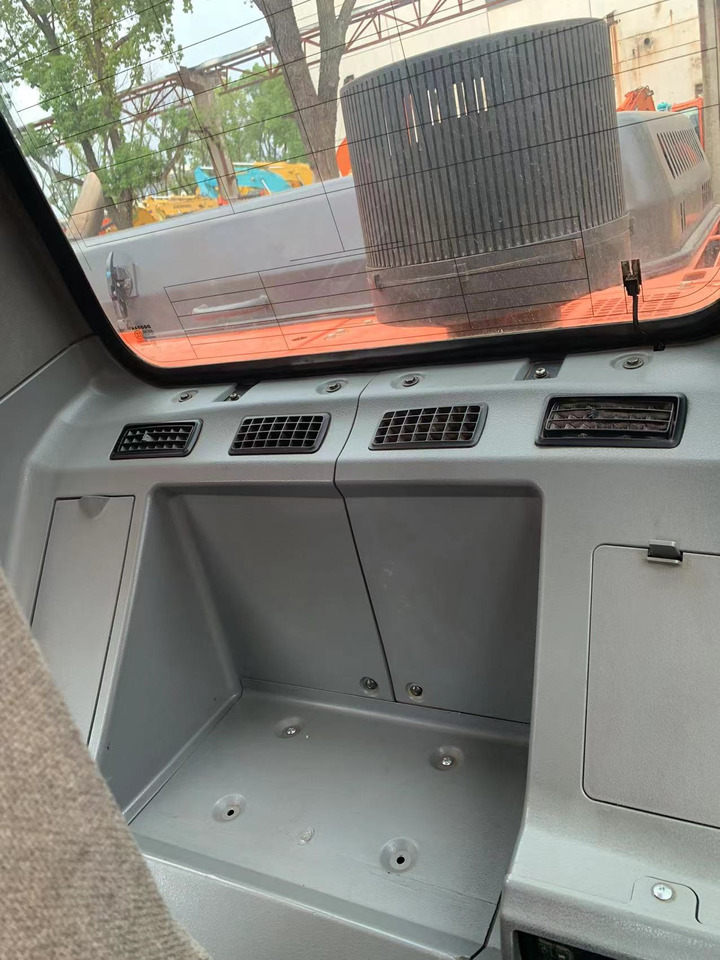 DOOSAN DX300LC - Pelle sur chenille: photos 3 DOOSAN DX300LC - Pelle sur chenille: photos 3