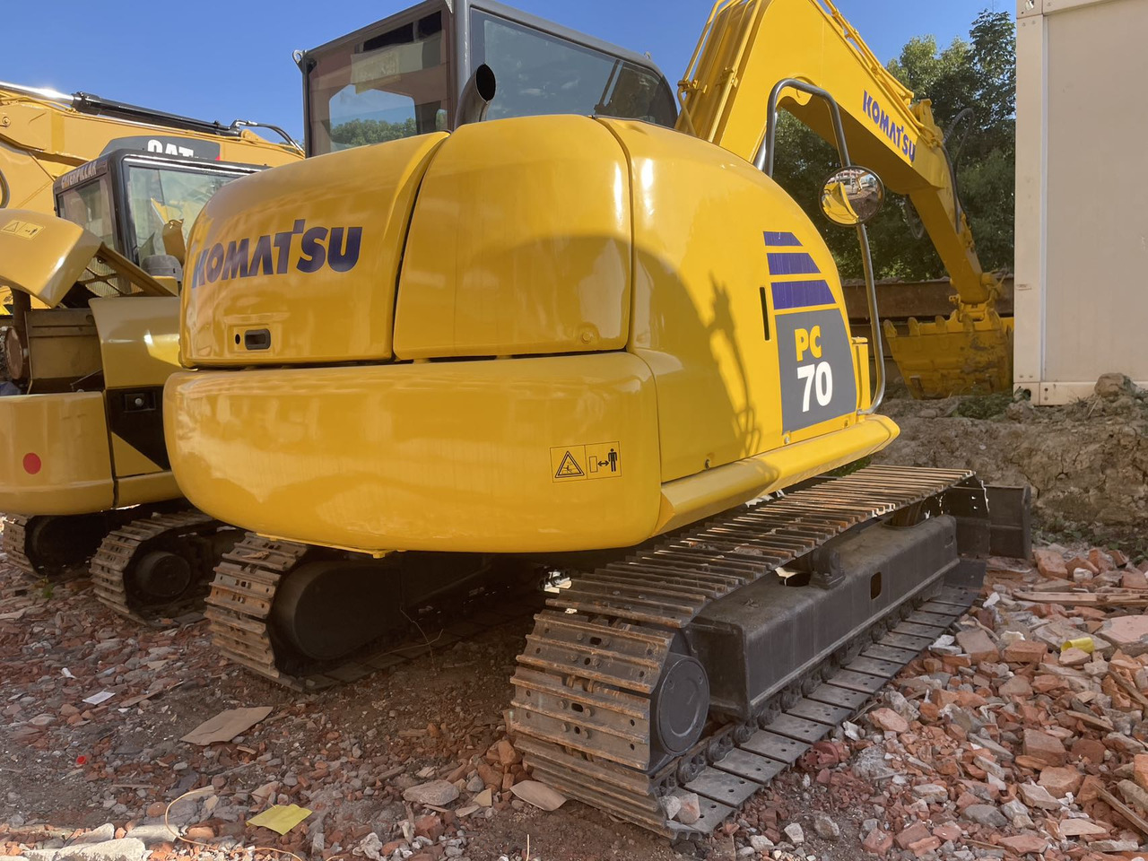 KOMATSU PC70-8 - Mini pelle: photos 1 KOMATSU PC70-8 - Mini pelle: photos 1