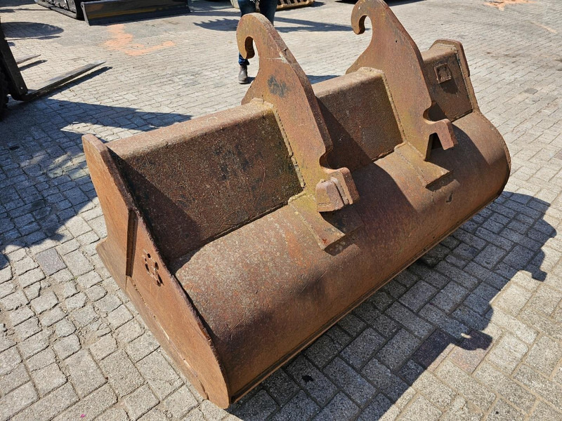 C. Klein Slotenbak - Godet pour Pelle: photos 5 C. Klein Slotenbak - Godet pour Pelle: photos 5