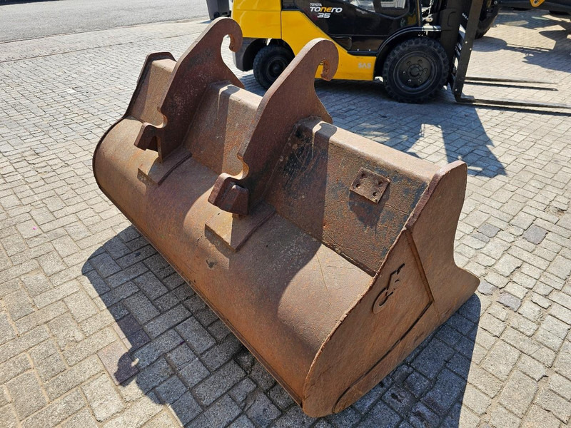 C. Klein Slotenbak - Godet pour Pelle: photos 4 C. Klein Slotenbak - Godet pour Pelle: photos 4