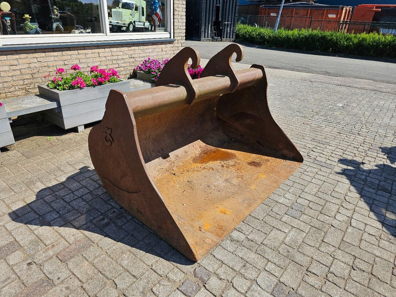 C. Klein Slotenbak - Godet pour Pelle: photos 3 C. Klein Slotenbak - Godet pour Pelle: photos 3