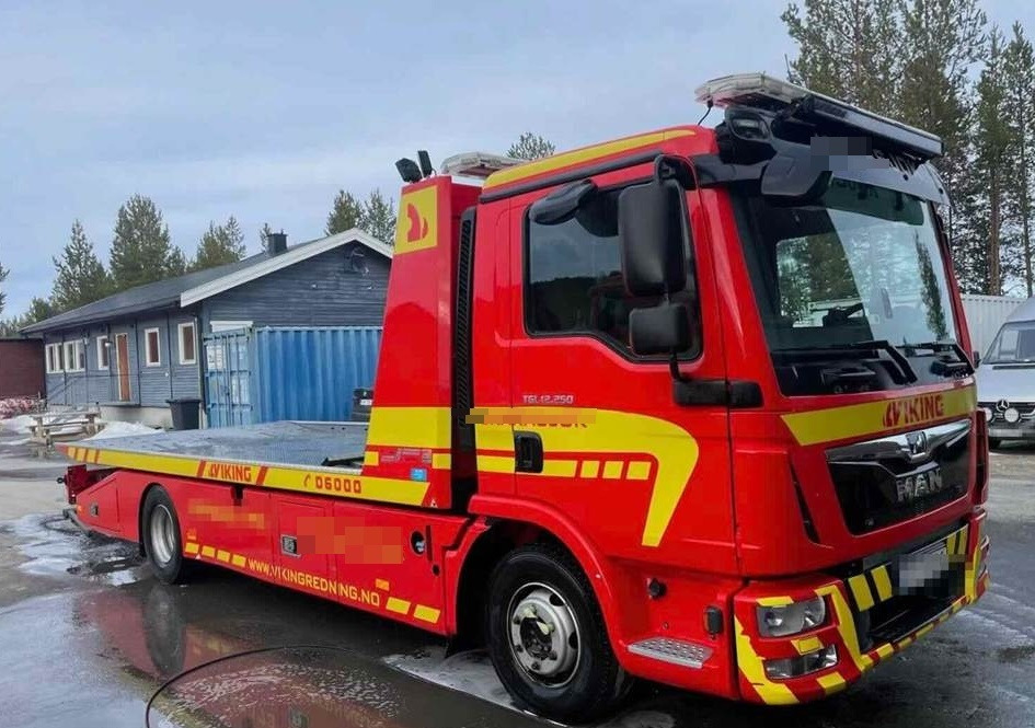 MAN TGL 12.250 4x2 Manual Nordic Edition 2x Winch Brille - Remorqueuse: photos 1 MAN TGL 12.250 4x2 Manual Nordic Edition 2x Winch Brille - Remorqueuse: photos 1