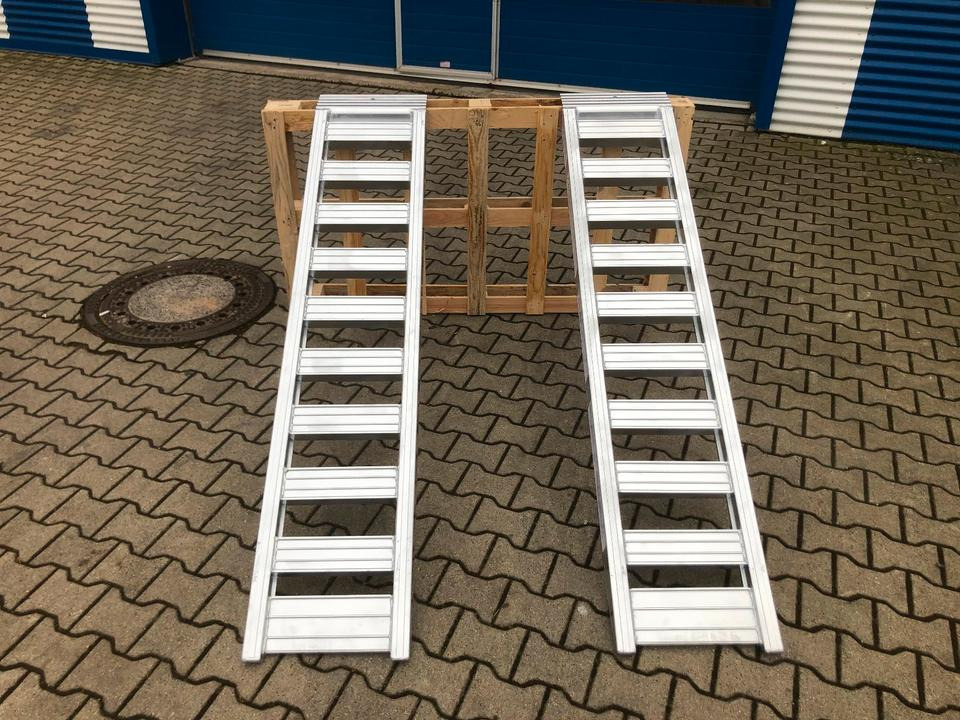 Alurampen Satz 2m 2000KG Minibagger Minilader Quad Auffahrrampe *INKL.19% MWST* - Rampe de chargement: photos 4 Alurampen Satz 2m 2000KG Minibagger Minilader Quad Auffahrrampe *INKL.19% MWST* - Rampe de chargement: photos 4