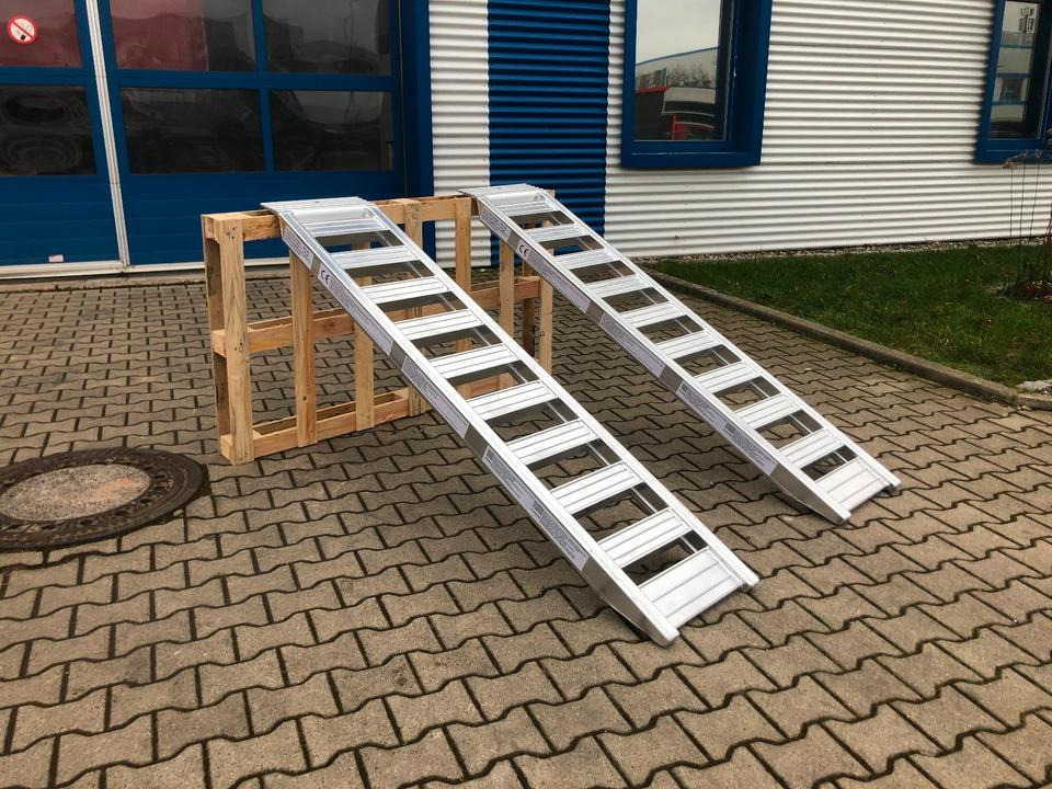 Alurampen Satz 2m 2000KG Minibagger Minilader Quad Auffahrrampe *INKL.19% MWST* - Rampe de chargement: photos 3 Alurampen Satz 2m 2000KG Minibagger Minilader Quad Auffahrrampe *INKL.19% MWST* - Rampe de chargement: photos 3