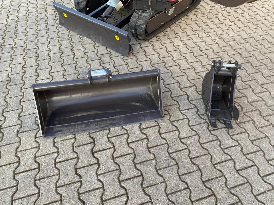 Minibagger BK2000NKSR inkl. Schaufelpaket *INKL.19% MWST*BERGER KRAUS*KUBOTA* KLIMA*SCHWENKARM*VERSTELLFAHRWERK* - Mini pelle: photos 5 Minibagger BK2000NKSR inkl. Schaufelpaket *INKL.19% MWST*BERGER KRAUS*KUBOTA* KLIMA*SCHWENKARM*VERSTELLFAHRWERK* - Mini pelle: photos 5