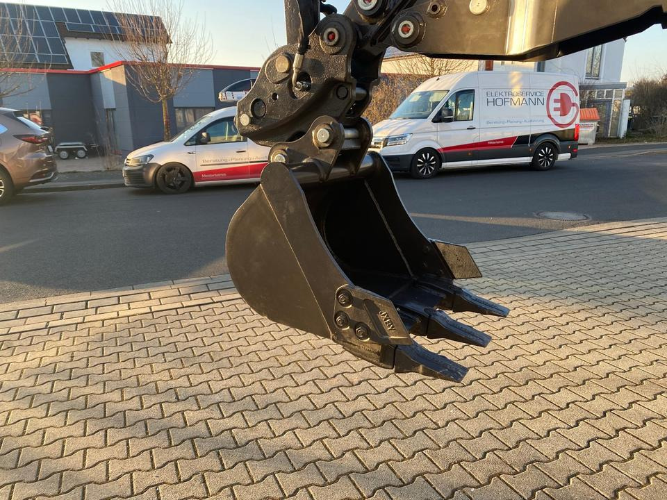 Minibagger BK2000NKSR inkl. Zubehörpaket *INKL.19% MWST*BERGER KRAUS*KUBOTA* KLIMA*SCHWENKARM*VERSTELLFAHRWERK* - Mini pelle: photos 5 Minibagger BK2000NKSR inkl. Zubehörpaket *INKL.19% MWST*BERGER KRAUS*KUBOTA* KLIMA*SCHWENKARM*VERSTELLFAHRWERK* - Mini pelle: photos 5