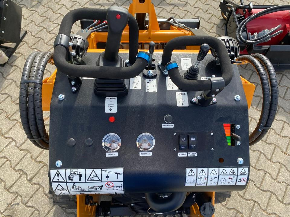 Radlader / Minilader BK323S mit Zubehör Komplettpaket *INKL.19% MWST.*BERGER KRAUS*BRIGGS&STRATTON* - Mini chargeuse: photos 5 Radlader / Minilader BK323S mit Zubehör Komplettpaket *INKL.19% MWST.*BERGER KRAUS*BRIGGS&STRATTON* - Mini chargeuse: photos 5