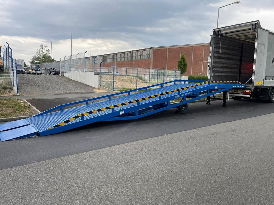 Verladerampe 8t Containerrampe LKW Rampe NEU *INKL.19% MWST*SOFORT VERFÜGBAR!* - Rampe de chargement: photos 2 Verladerampe 8t Containerrampe LKW Rampe NEU *INKL.19% MWST*SOFORT VERFÜGBAR!* - Rampe de chargement: photos 2