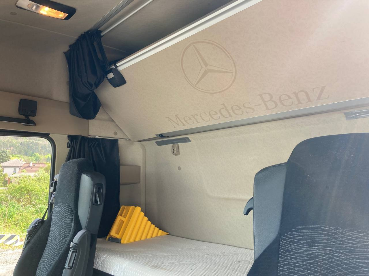 Tracteur routier Mercedes-Benz Actros 1845 LS 4x2 BigSpace: photos 17