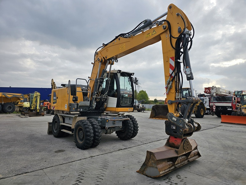 LIEBHERR A916 - Pelle sur pneus: photos 5 LIEBHERR A916 - Pelle sur pneus: photos 5