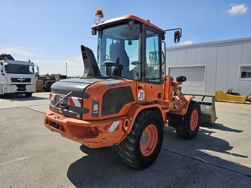 VOLVO L30G - Chargeuse sur pneus: photos 4 VOLVO L30G - Chargeuse sur pneus: photos 4
