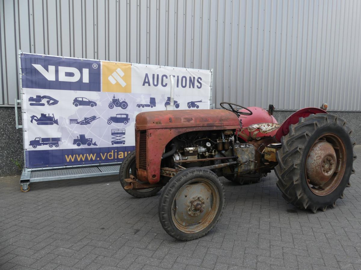 Ferguson TED - Tracteur agricole: photos 2 Ferguson TED - Tracteur agricole: photos 2