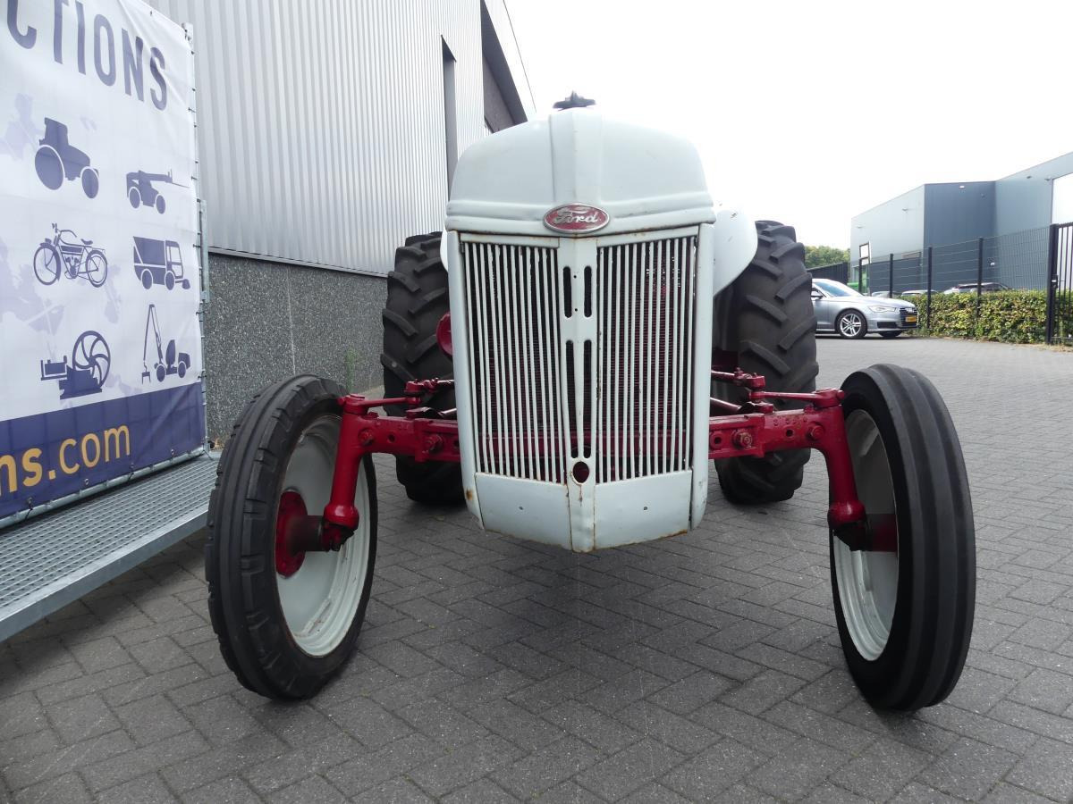 Tracteur agricole Ford 8N, Dearborn: photos 32