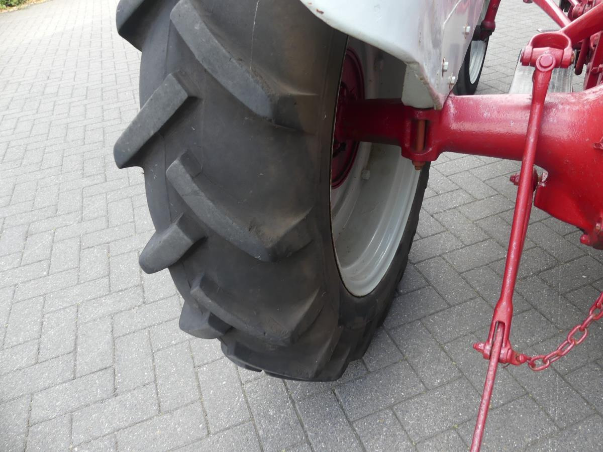 Tracteur agricole Ford 8N, Dearborn: photos 8