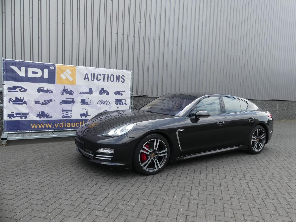 Porsche Panamera, Platina Edition - Berline: photos 2 Porsche Panamera, Platina Edition - Berline: photos 2