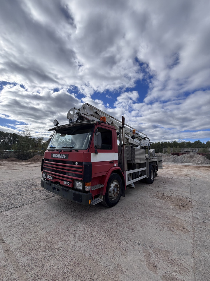 SCANIA - Camion de pompier: photos 1 SCANIA - Camion de pompier: photos 1