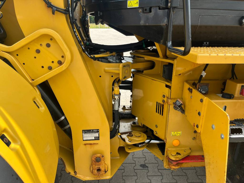 Chargeuse sur pneus Cat 926M: photos 11
