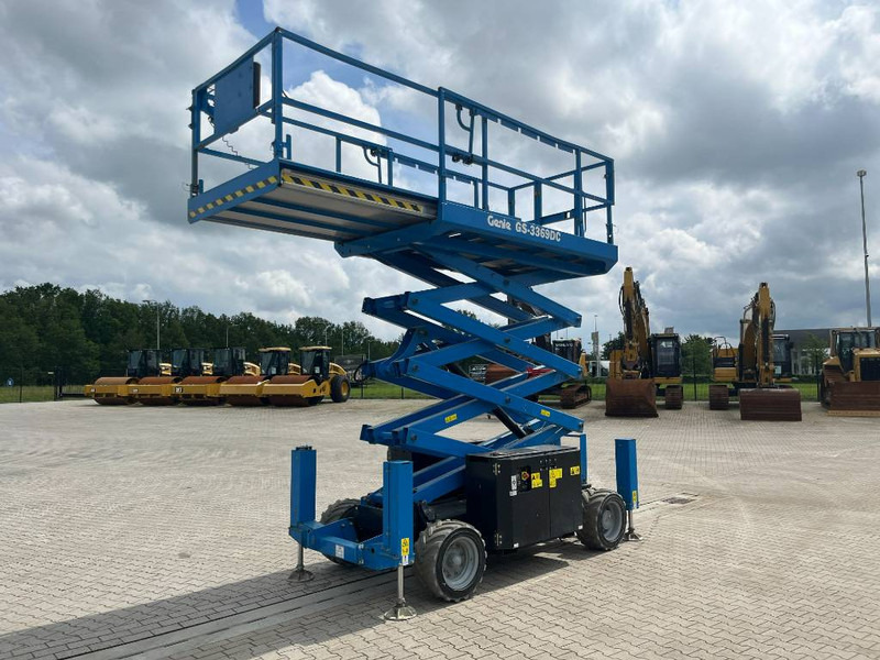 Genie GS 3369 DC - Nacelle ciseaux: photos 1 Genie GS 3369 DC - Nacelle ciseaux: photos 1
