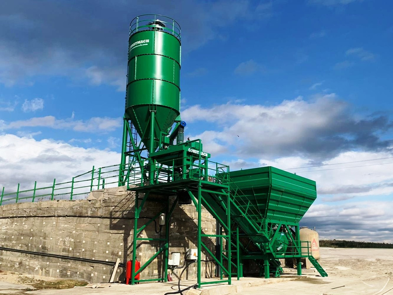 Constmach 60 m³/h Dry Type Concrete Batching Plant - Centrale à béton: photos 2 Constmach 60 m³/h Dry Type Concrete Batching Plant - Centrale à béton: photos 2