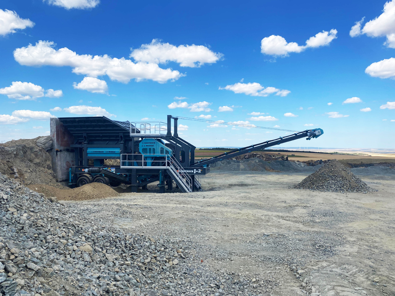 Constmach Mobile Jaw Crusher (Mobile Crusher) With Capacity Of 120-150 Tons - Concasseur mobile: photos 3 Constmach Mobile Jaw Crusher (Mobile Crusher) With Capacity Of 120-150 Tons - Concasseur mobile: photos 3