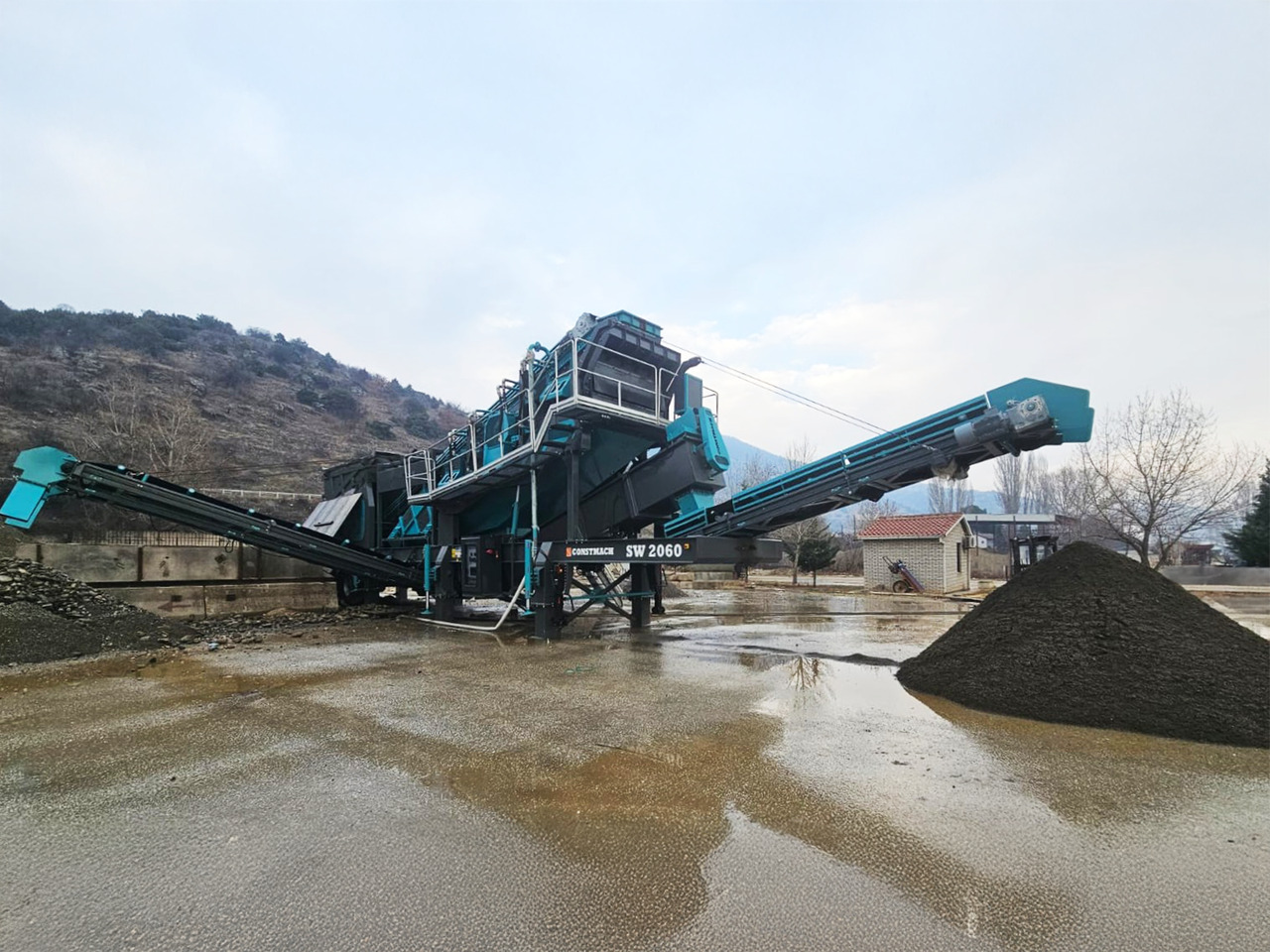 Constmach Mobile Sand And Gravel Washing And Screening Plant - Crible: photos 4 Constmach Mobile Sand And Gravel Washing And Screening Plant - Crible: photos 4