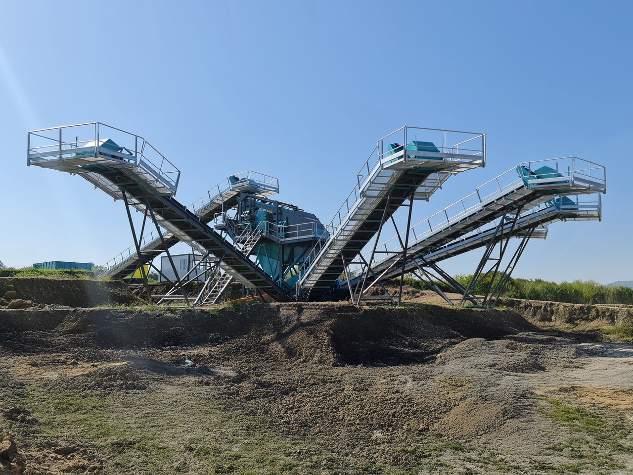 Constmach Stationäre Sand- und Kieswasch- und Siebanlage - Crible: photos 4 Constmach Stationäre Sand- und Kieswasch- und Siebanlage - Crible: photos 4