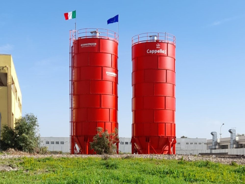 Constmach Zement Silo mit 300 Tonnen Kapazität - Silo à ciment: photos 1 Constmach Zement Silo mit 300 Tonnen Kapazität - Silo à ciment: photos 1