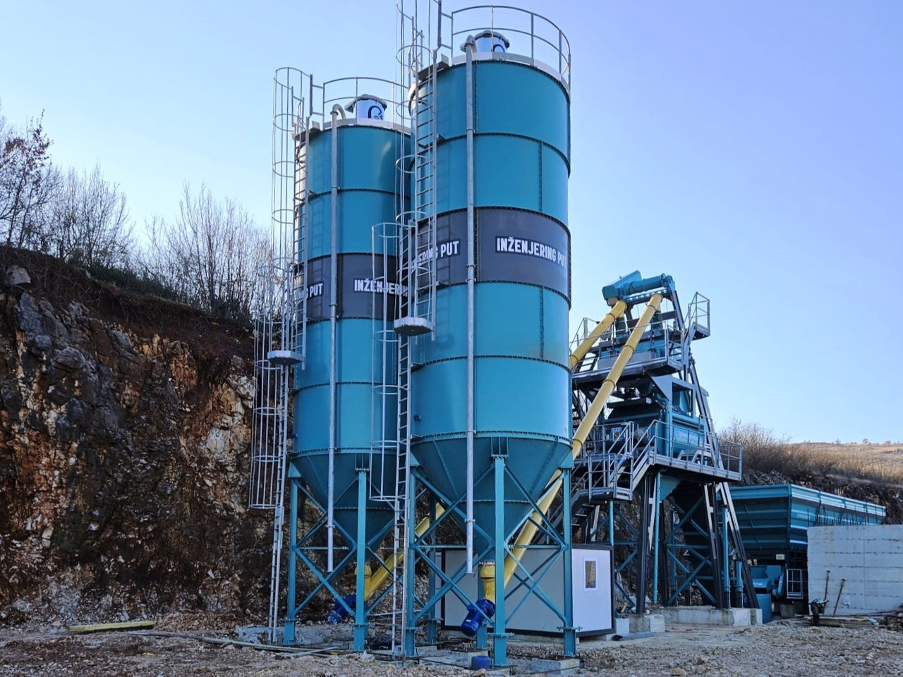 Constmach Zement Silo mit 75 Tonnen Kapazität - Silo à ciment: photos 1 Constmach Zement Silo mit 75 Tonnen Kapazität - Silo à ciment: photos 1