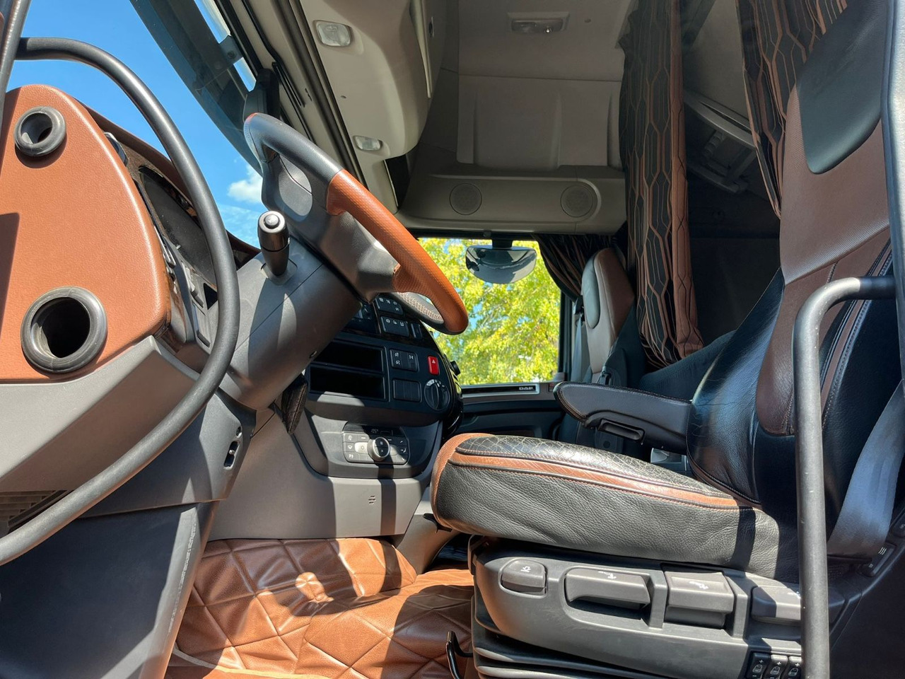 DAF XF 530 SSC - Tracteur routier: photos 2 DAF XF 530 SSC - Tracteur routier: photos 2