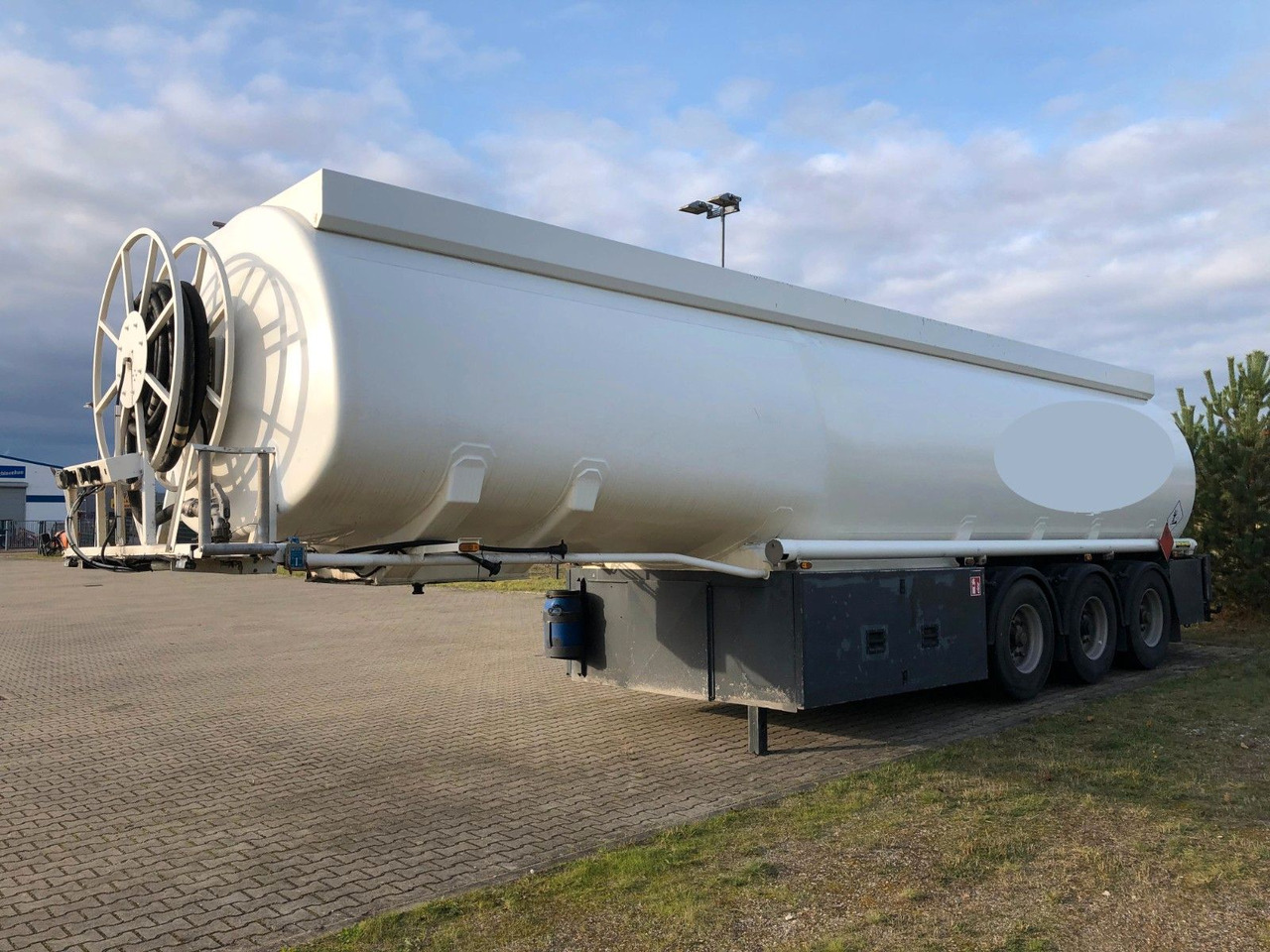 ROHR TAL-A-ZE 4Kammern*ADR*BENZIN*DIESEL*HEIZÖL - Semi-remorque citerne: photos 2 ROHR TAL-A-ZE 4Kammern*ADR*BENZIN*DIESEL*HEIZÖL - Semi-remorque citerne: photos 2